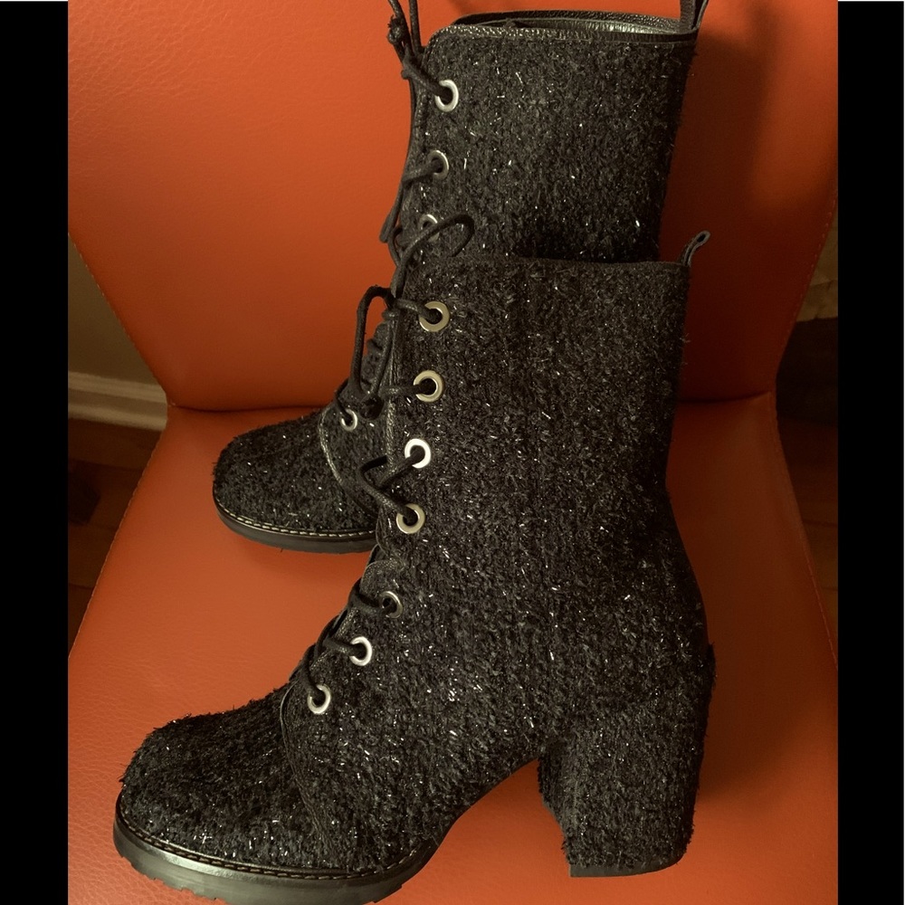 Chunky heels boots by Stuart Weitzman